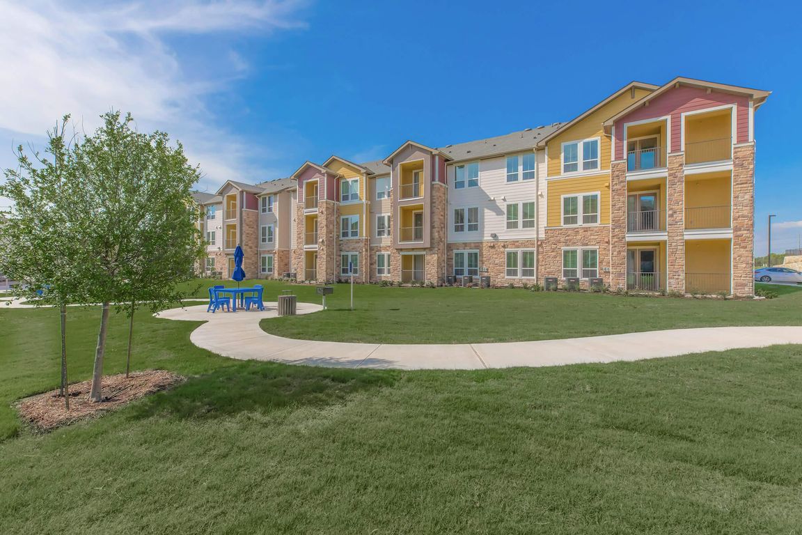 McKinney Falls Apartments